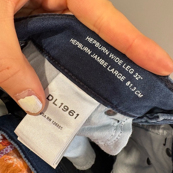 LIKE NEW- DL1961-Hepburn Wide-leg High-rise Jeans In Stream - Picture 8 of 13